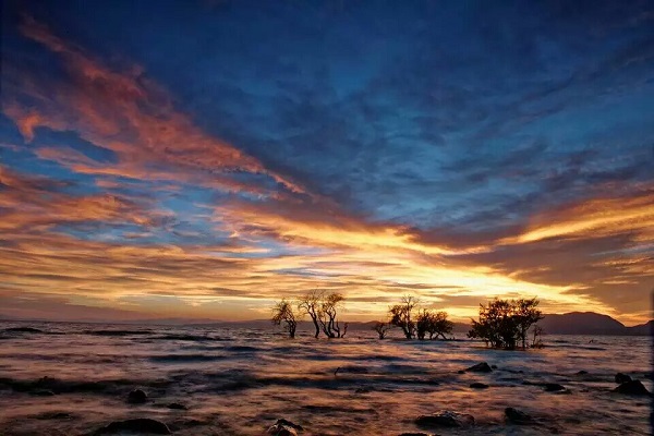 5 看山水底山更佳，漫天云霞來添彩.jpg