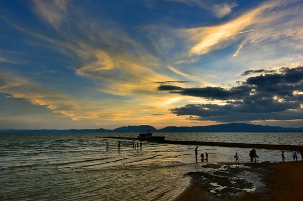 11 山清水秀宜入畫，游人眷戀愿勾留_副本.jpg