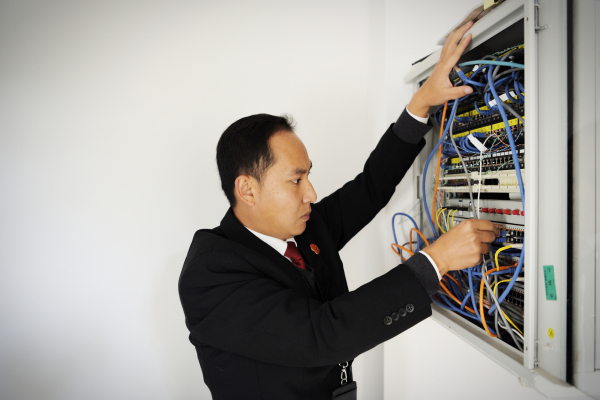 硯山縣法院研究室主任趙云祥工作照片 (1).jpg 硯山縣法院研究室主任趙云祥工作照片 (1).jpg