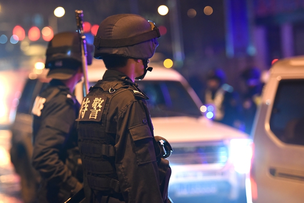 原圖【紀(jì)檢人·鏡頭】新時(shí)代 向勞動(dòng)者致敬+云南省富源縣紀(jì)委監(jiān)委_副本.jpg