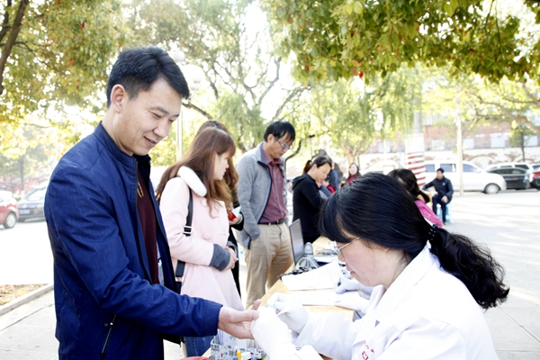 【紀檢人?鏡頭】捐獻熱血 分享生命+云南省馬龍區紀委_副本.jpg 【紀檢人?鏡頭】捐獻熱血 分享生命+云南省馬龍區紀委_副本.jpg