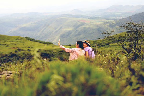 登高望秋秋無(wú)際  知友對(duì)影影相依_副本.jpg