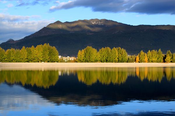 云天收夏色 木葉動(dòng)秋聲2_副本.jpg