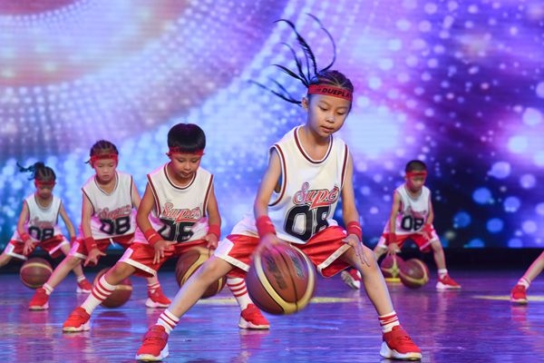 【紀檢人·鏡頭】全民健身 陽光生活 + 楚雄市紀委_副本.jpg