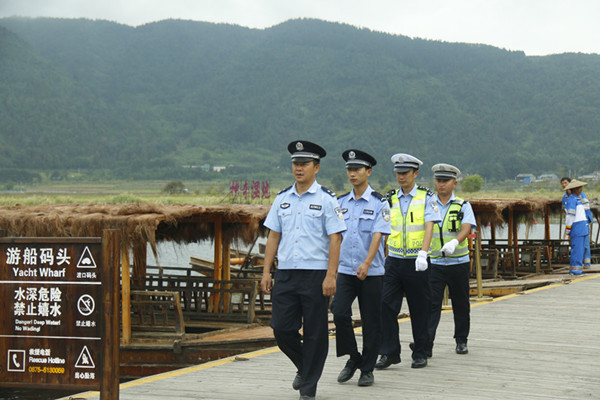 3到景區巡邏 楊定榮(領頭)_副本.jpg 3到景區巡邏 楊定榮(領頭)_副本.jpg