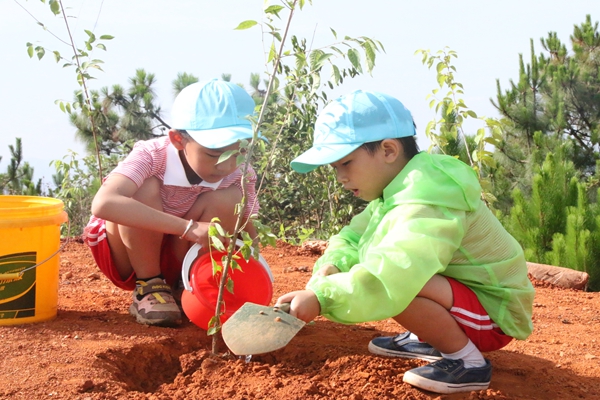 紅河彌勒_副本.jpg 紅河彌勒_副本.jpg