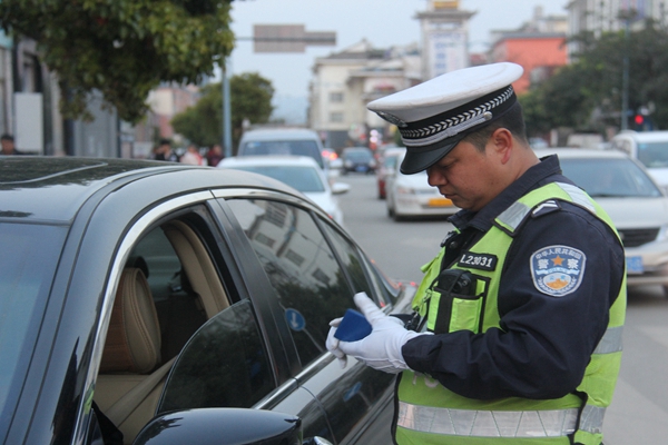 大理祥云_副本.jpg 大理祥云_副本.jpg