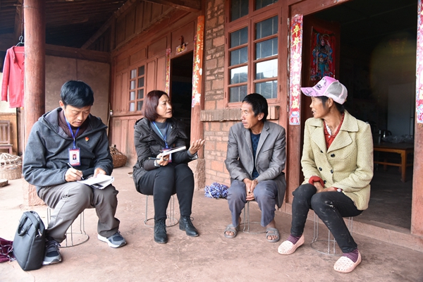 7.向村民群眾了解村級活動場所建設(shè)、、管理、使用情況_副本.jpg 7.向村民群眾了解村級活動場所建設(shè)、、管理、使用情況_副本.jpg