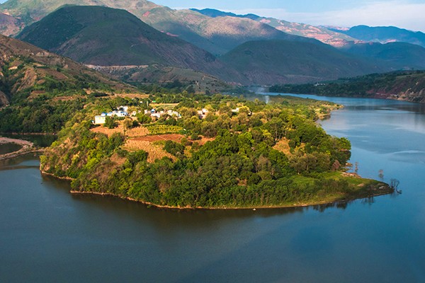 圖5:紅河水從阿邦流過.jpg 圖5:紅河水從阿邦流過.jpg