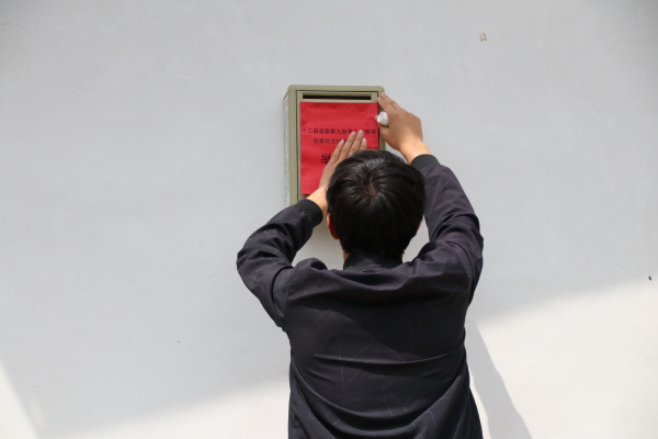 安排專人負責受理各種途徑的信訪舉報,掌握第一手資料,有的放矢地開展工作,以精準巡察守護民生“奶酪”。.jpg 安排專人負責受理各種途徑的信訪舉報,掌握第一手資料,有的放矢地開展工作,以精準巡察守護民生“奶酪”。.jpg