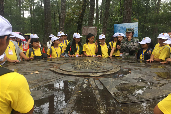 5、【紀(jì)檢人?鏡頭】緬懷先烈 銘記歷史 黃定東 攝.png