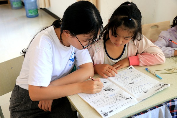 東川 授業(yè)解惑 點亮夢想.jpg 東川 授業(yè)解惑 點亮夢想.jpg