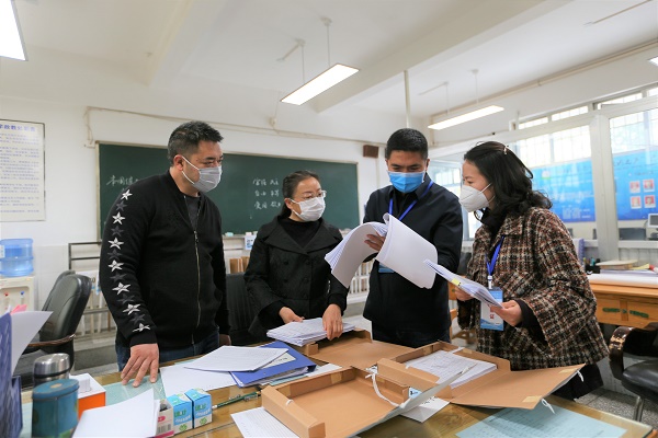 麒麟區：擦亮監督“探頭” 助力安全復學1.jpg