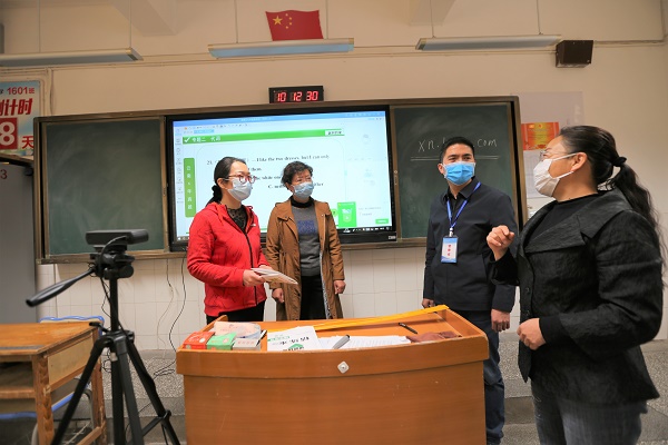 麒麟區：擦亮監督“探頭” 助力安全復學2.jpg