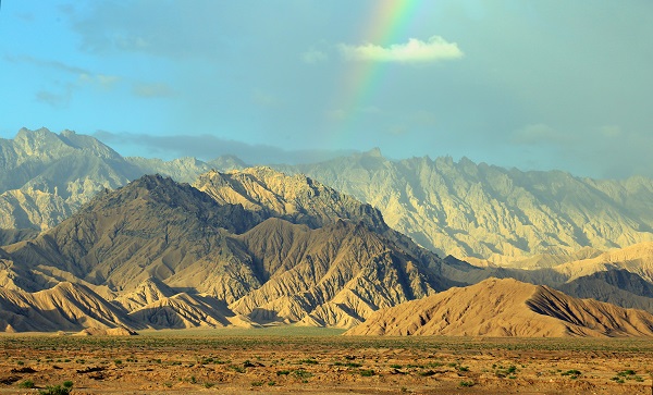 蒙自  連綿不斷（余新聞  攝）.jpg