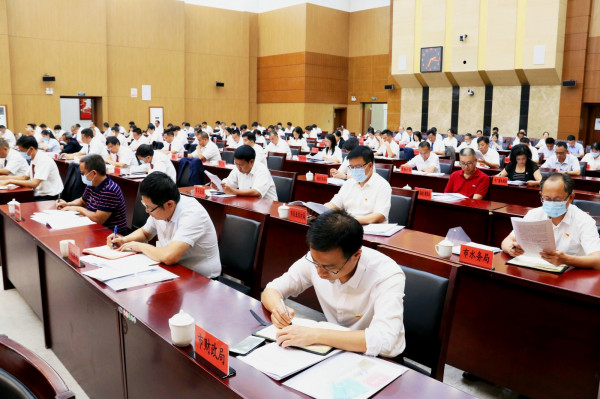 認(rèn)真聆聽(tīng).jpg 認(rèn)真聆聽(tīng).jpg