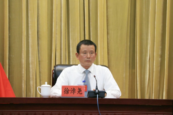 徐浡堯在四屆五次全會(huì)上作工作報(bào)告 3.jpg 徐浡堯在四屆五次全會(huì)上作工作報(bào)告 3.jpg