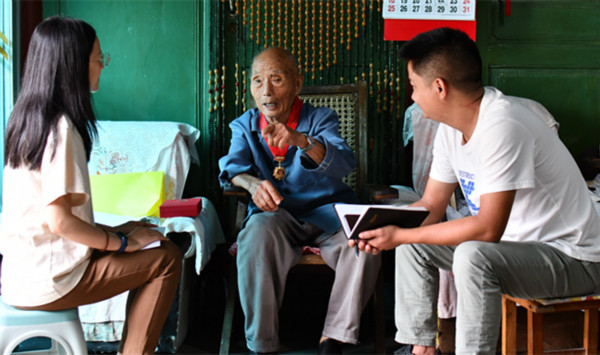 梁河：邀請(qǐng)“老紀(jì)檢”講述入黨故事 深化黨史學(xué)習(xí)教育